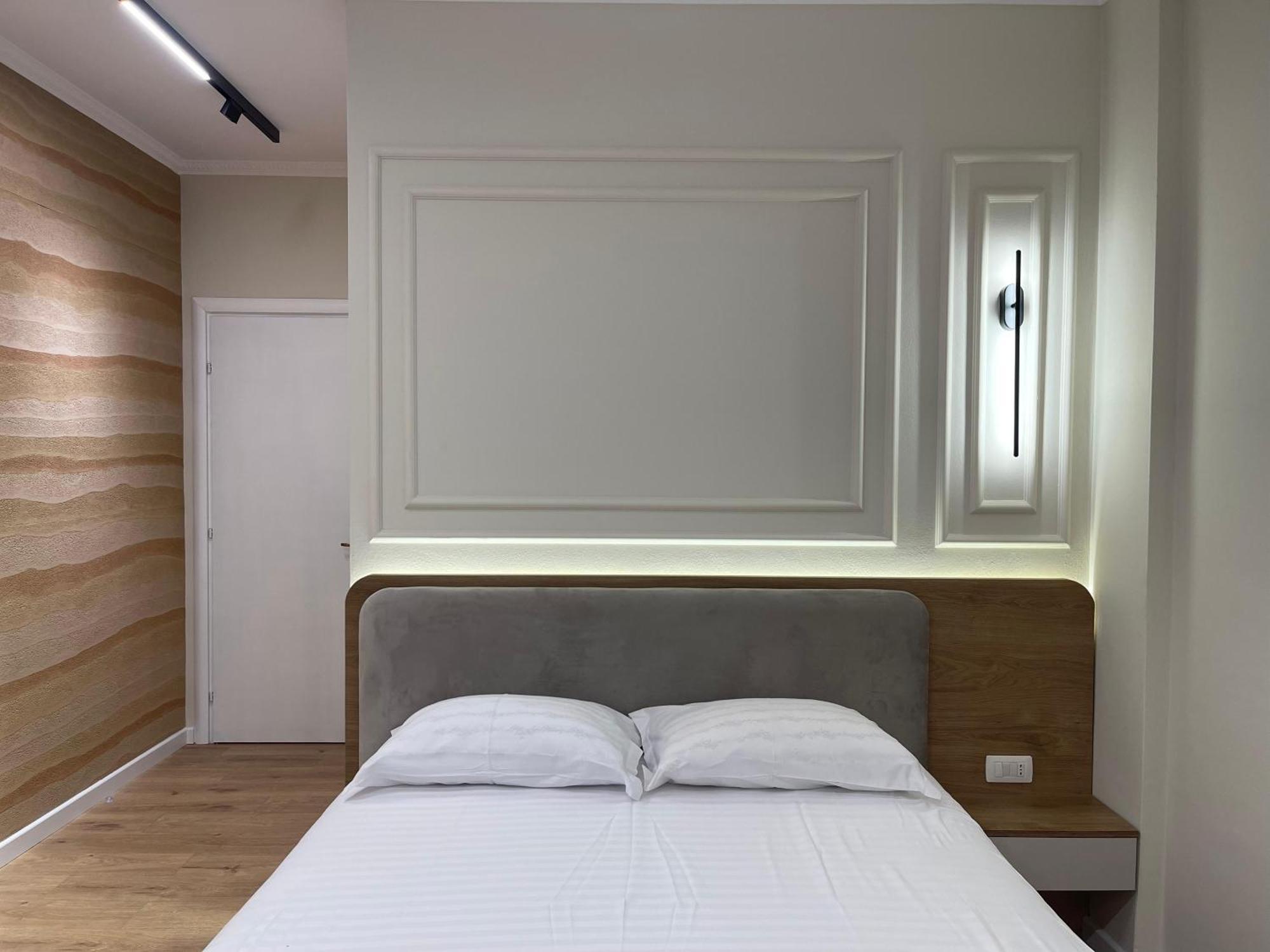 Ferienwohnung Gem In The Heart Of Tirana Exterior foto